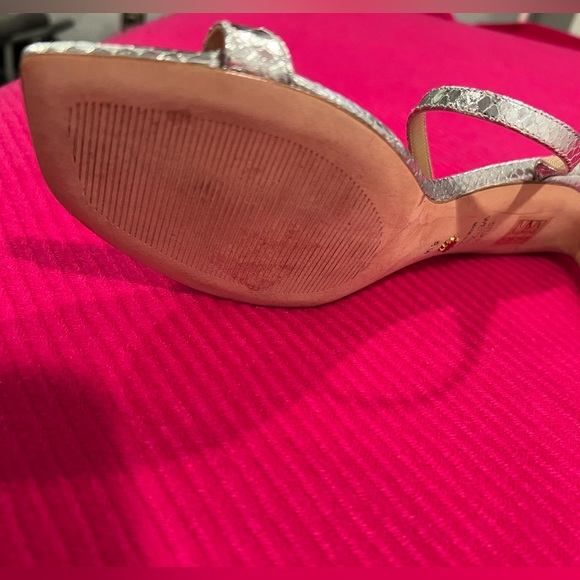 Stuart Weitzman Aleena Silver Metallic Leather Sandals 8.5 - Picture 9 of 11